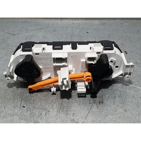 Mando Calefaccion / Aire Acondicionado Para Peugeot 208