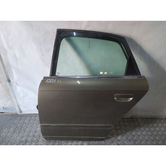 Puerta Trasera Izquierda Para Audi A4 Berlina