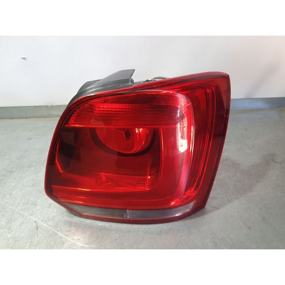 Piloto Trasero Derecho Para Volkswagen Polo