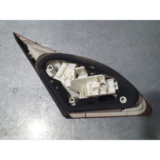 Piloto Trasero Derecho Para Opel Astra J Lim.