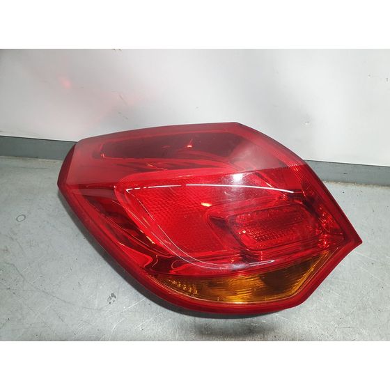 Piloto Trasero Izquierdo Para Opel Astra J Lim.