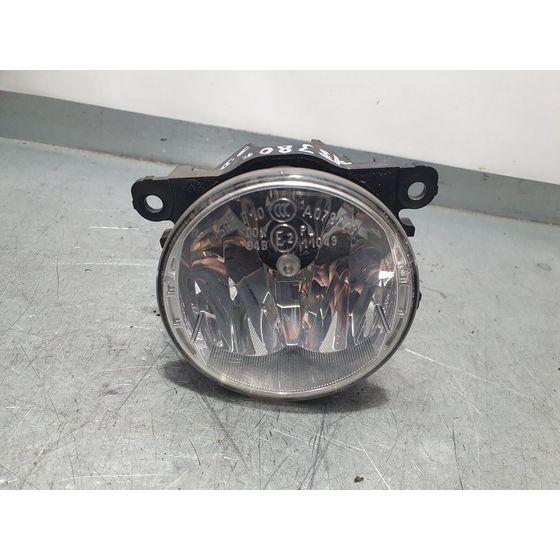 Faro Antiniebla Derecho Para Renault Captur