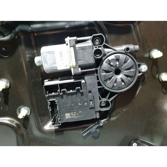 Elevalunas Delantero Izquierdo Para Volkswagen Passat Lim.