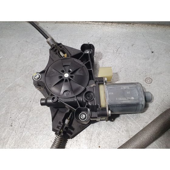 Elevalunas Delantero Izquierdo para Skoda Superb (3V3)