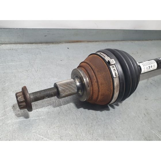 Transmision Delantera Izquierda para Skoda Octavia Lim. (5E3)