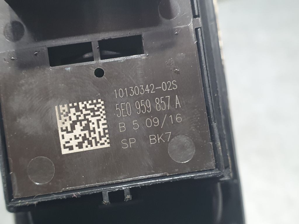 Mando Elevalunas Delantero Izquierdo  Para Skoda Octavia Lim.