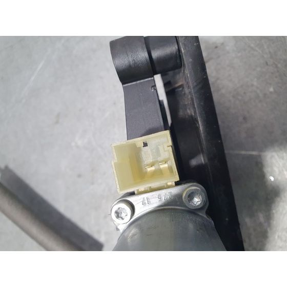 Elevalunas Delantero Izquierdo Para Skoda Superb