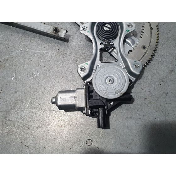 Elevalunas Delantero Derecho Para Honda Cr-V