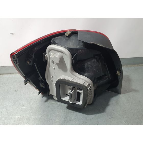 Piloto Trasero Derecho Para Volkswagen Polo