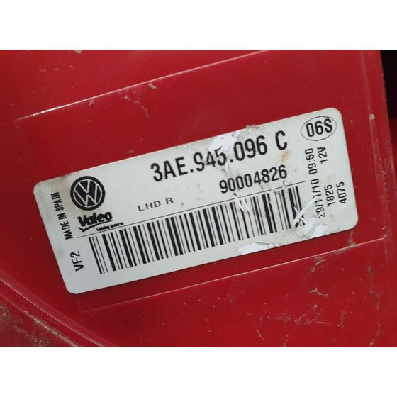 Piloto Trasero Derecho Para Volkswagen Passat Lim.