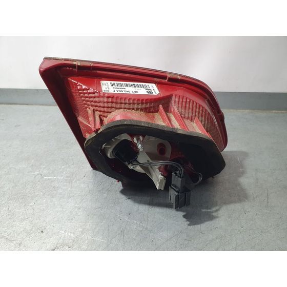 Piloto Trasero Derecho Para Volkswagen Passat Lim.
