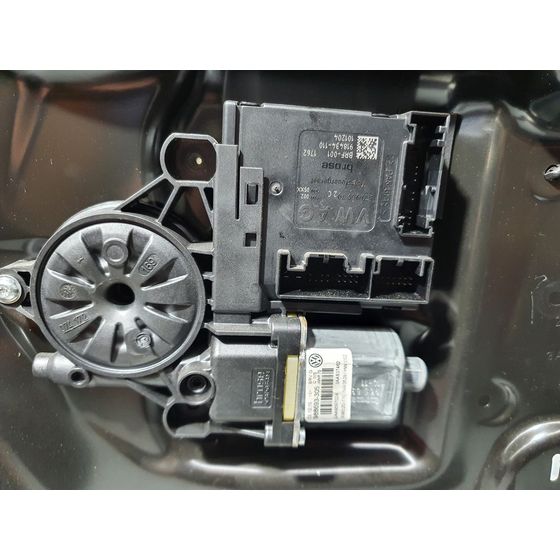 Elevalunas Delantero Derecho Para Volkswagen Passat Lim.