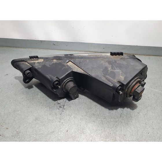 Faro Antiniebla Derecho Para Volkswagen Passat Lim.