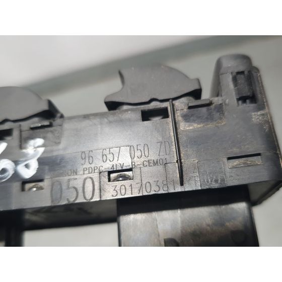 Mando Elevalunas Delantero Izquierdo Para Citroen C4 Lim.