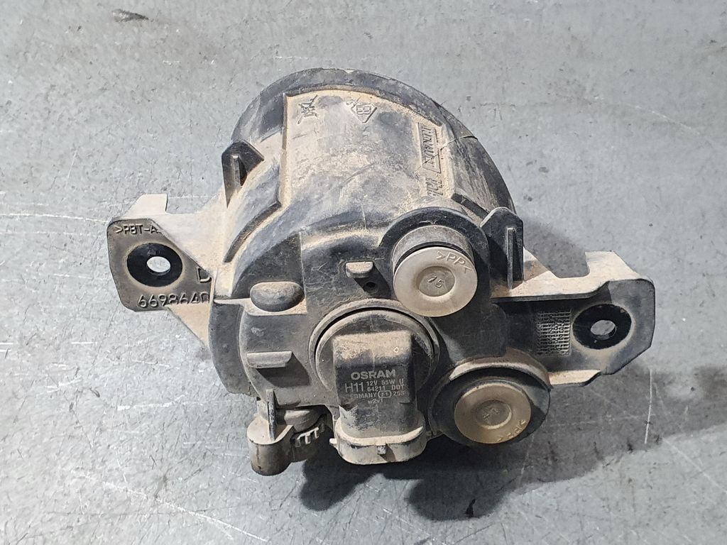 Faro Antiniebla Derecho Para Renault Clio Ii Fase Ii