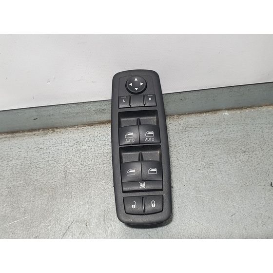 Mando Elevalunas Delantero Izquierdo Para Jeep Cherokee