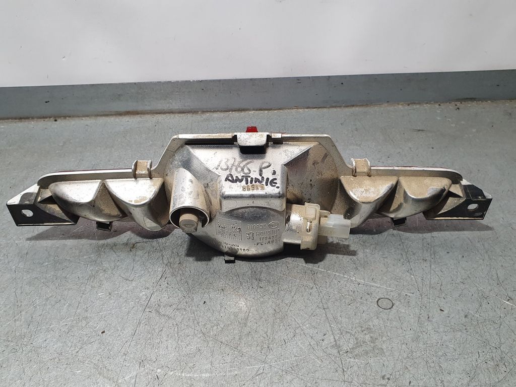 Piloto Trasero Central Para Peugeot 208