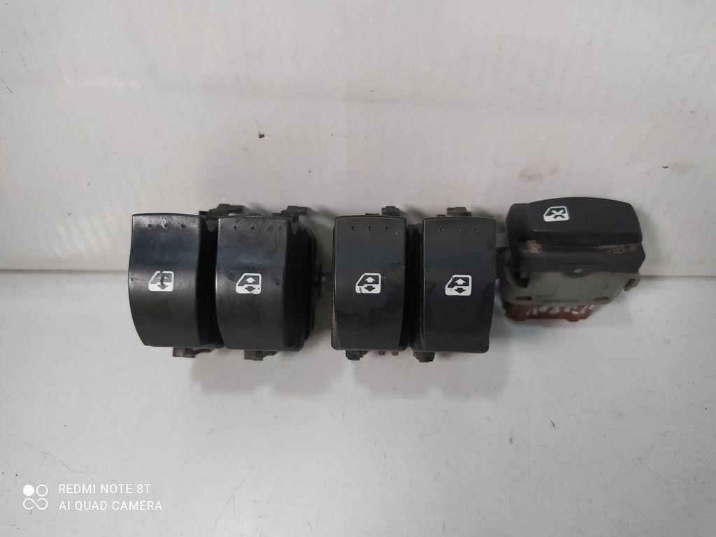 Mando Elevalunas Delantero Izquierdo  Para Renault Megane Ii Familiar