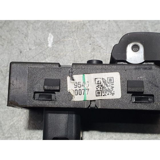 Mando Elevalunas Trasero Derecho Para Chevrolet Aveo Sedán