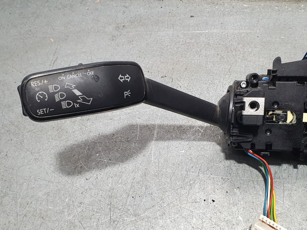 Mando Luces Y Limpia Para Skoda Octavia Lim.