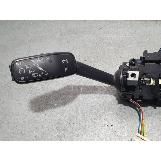 Mando Luces Y Limpia Para Skoda Octavia Lim.