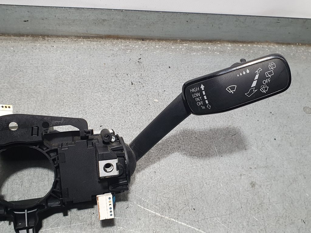Mando Luces Y Limpia Para Skoda Octavia Lim.
