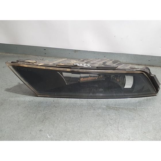 Faro Antiniebla Izquierdo Para Skoda Superb
