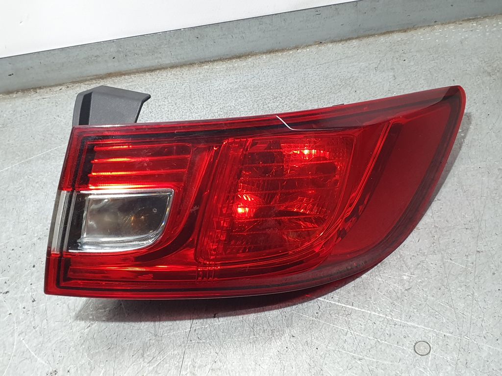 Piloto Trasero Derecho Para Renault Clio Iv