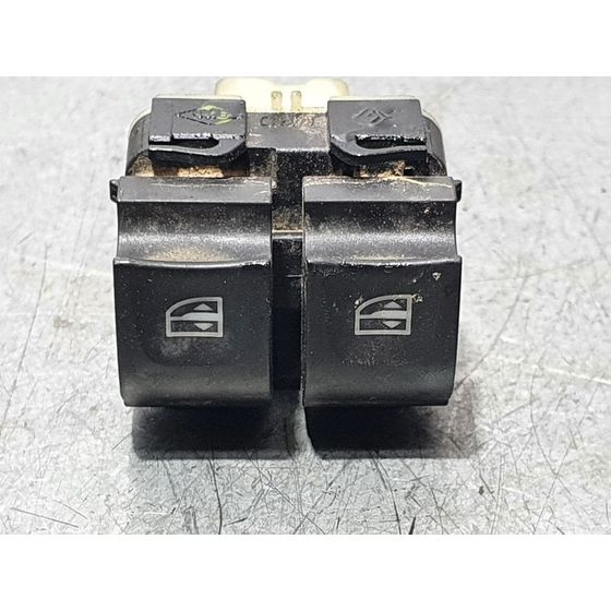 Mando Elevalunas Delantero Izquierdo Para Renault Clio Iv