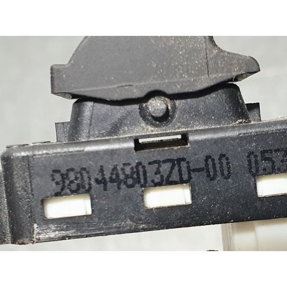 Mando Elevalunas Delantero Derecho para Peugeot 3008