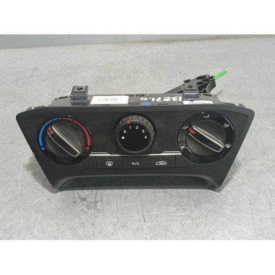 Mando Calefaccion / Aire Acondicionado Para Hyundai I20