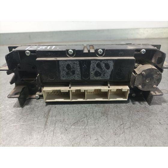 Mando Climatizador Para Volkswagen Golf Iv Berlina