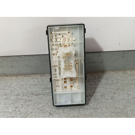 Mando Elevalunas Delantero Derecho para Nissan Micra V (K14)
