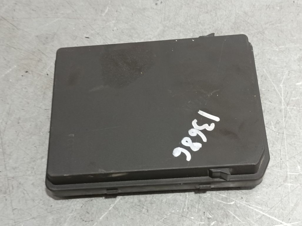 Caja Reles / Fusibles para Nissan Micra V (K14)