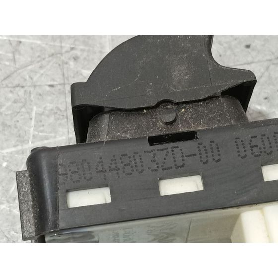 Mando Elevalunas Trasero Derecho para Peugeot 208 (P2)