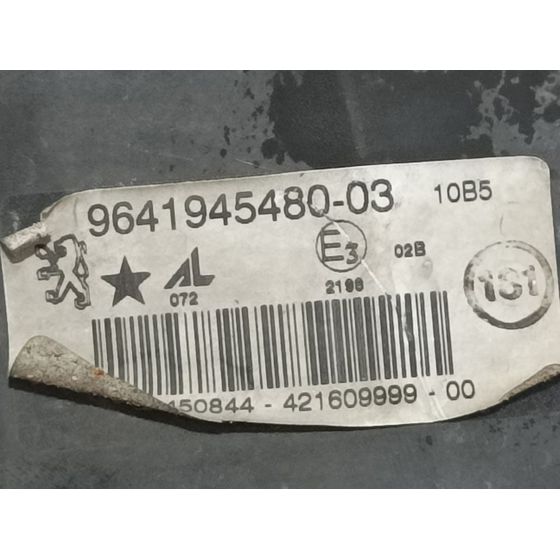 Faro Antiniebla Derecho para Peugeot 407 Sw