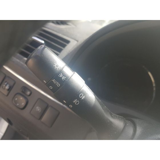 Mando Luces Y Limpia Para Toyota Avensis