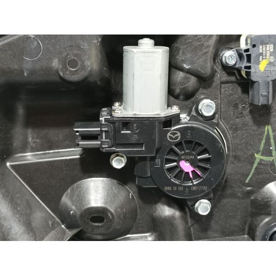 Elevalunas Delantero Derecho para Mazda 2 Lim.
