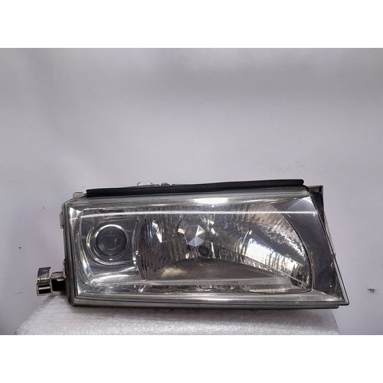 Faro Derecho Para Skoda Octavia Berlina