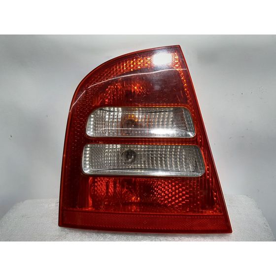 Piloto Trasero Izquierdo Para Skoda Octavia Berlina