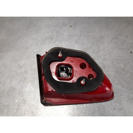 Piloto Trasero Derecho Para Volkswagen Passat Lim.