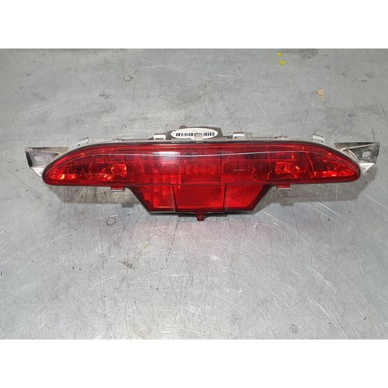 Piloto Trasero Central Para Peugeot 208