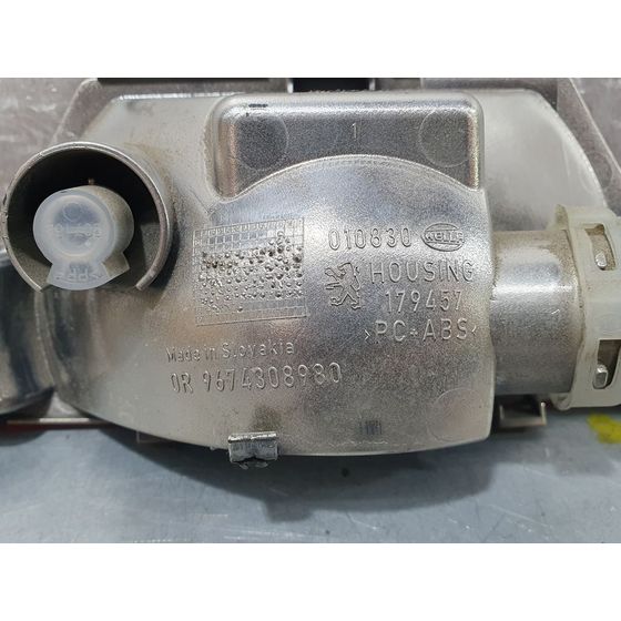 Piloto Trasero Central Para Peugeot 208