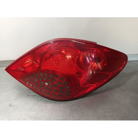 Piloto Trasero Derecho Para Peugeot 207