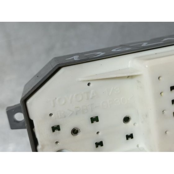 Mando Elevalunas Delantero Izquierdo para Toyota Yaris