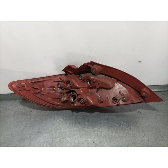 Piloto Trasero Derecho Para Mazda 2 Lim.