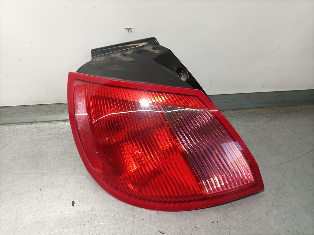 Piloto Trasero Izquierdo Para Mitsubishi Colt Berlina 3