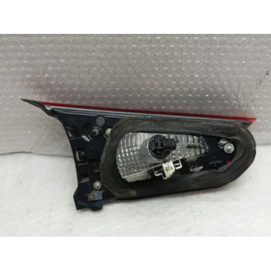 Piloto Trasero Derecho para Mazda 3 Lim. ()
