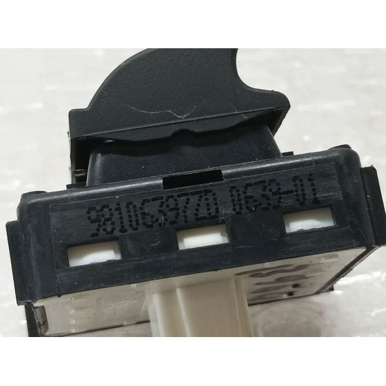 Mando Elevalunas Delantero Izquierdo Para Citroen C3