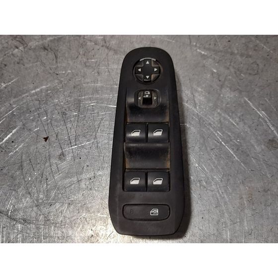 Mando Elevalunas Delantero Izquierdo Para Peugeot 308